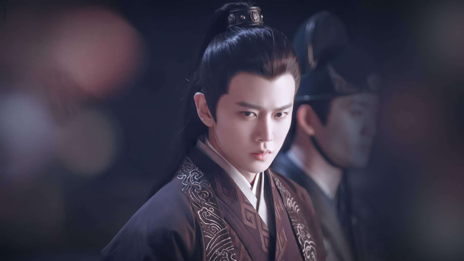 “逆境突围：车手在极端环境的豪迈征程”，逆境突袭简介