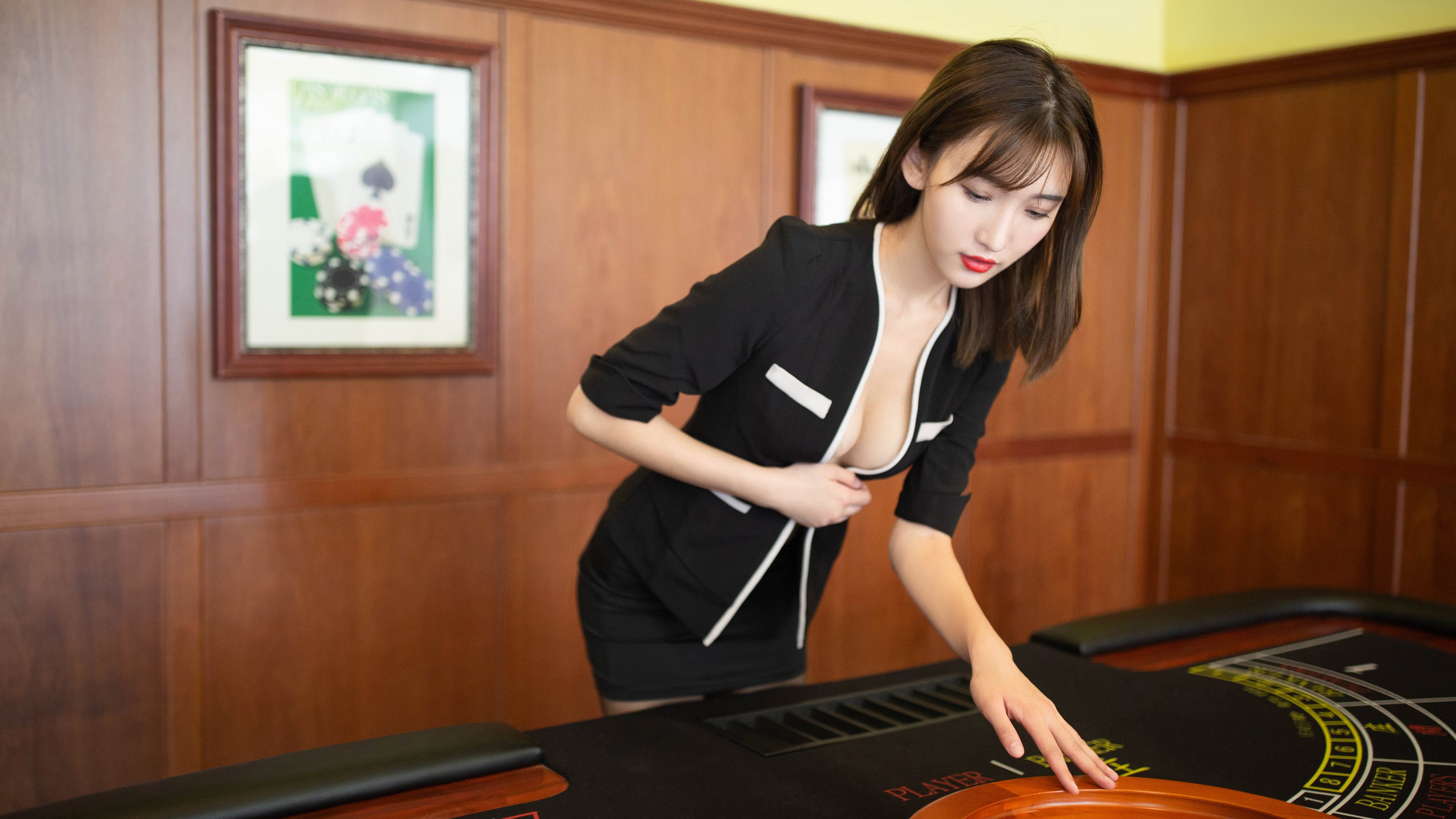 世界极限攀爬巡回赛，攀上未知的巅峰荣光，极限攀爬第一人坠亡