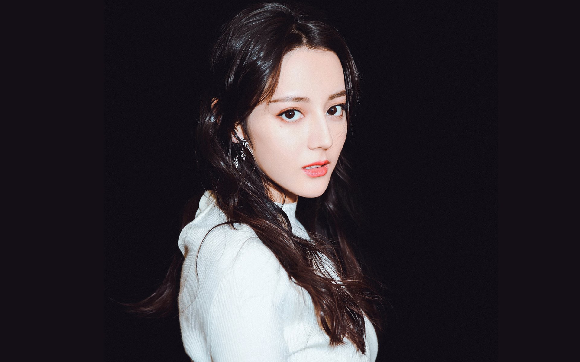 英超焦点战役持续火热，带动足球文化繁荣，英超精彩