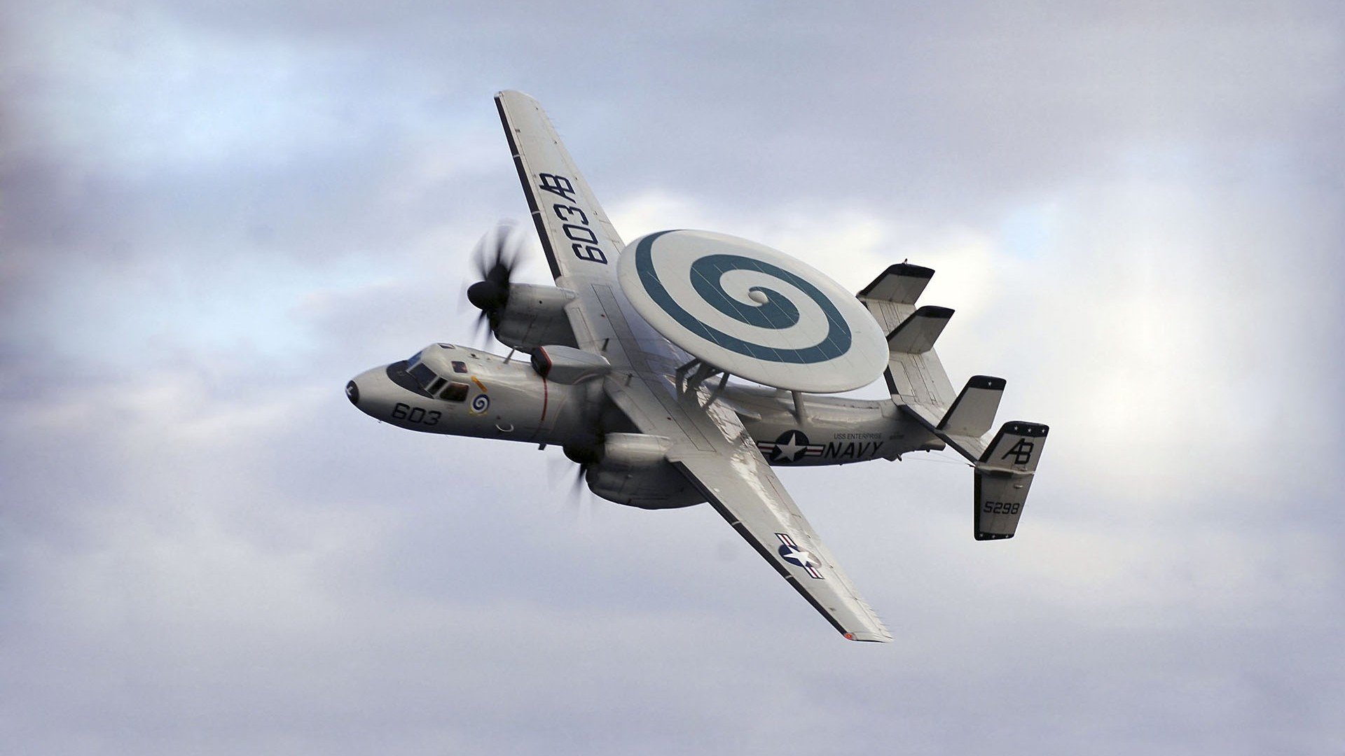 幽灵队阵容齐整，全员发挥稳定，获得胜利，幽灵队伍