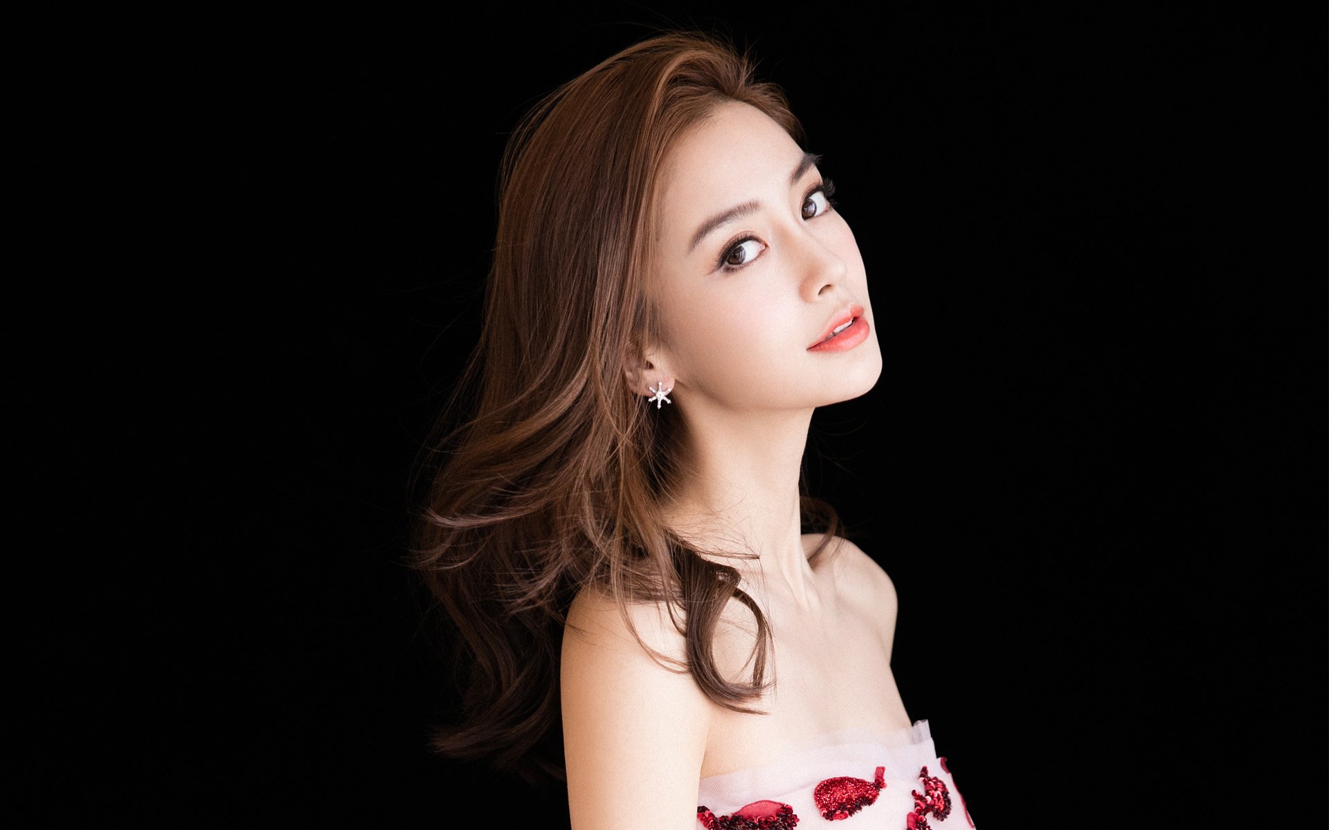 亚洲杯中国女足惨败 球迷呼吁注重青训体系，中国女足亚少赛